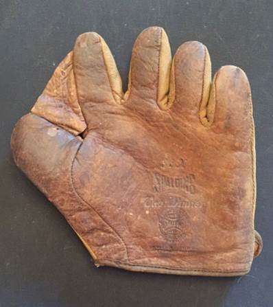 Spalding 31X Full Web Front