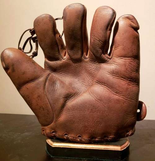 Marty Callaghan Stall & Dean 8057 Front