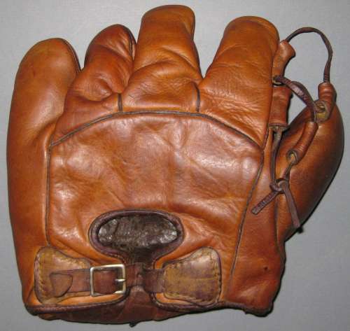 Marty Callaghan Stall & Dean 8070 Back