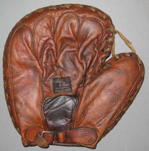 Stall & Dean Basemitt Back