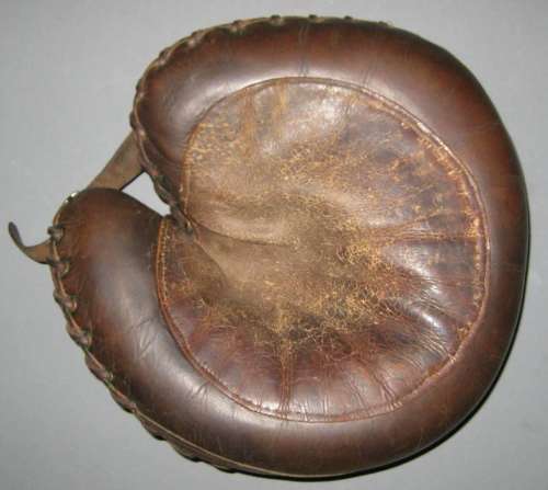 Stall & Dean Buckle Web Catchers Mitt Front