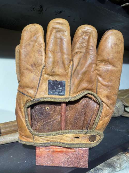 Stall & Dean Full Web Lefty Back