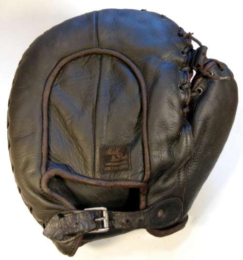 Stall & Dean Quick Release Buckle Basemitt Back