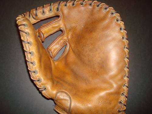 Stall & Dean Triple Tunnel Web Basemitt Front