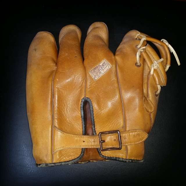 Buddy Lewis TruSport G70 Back