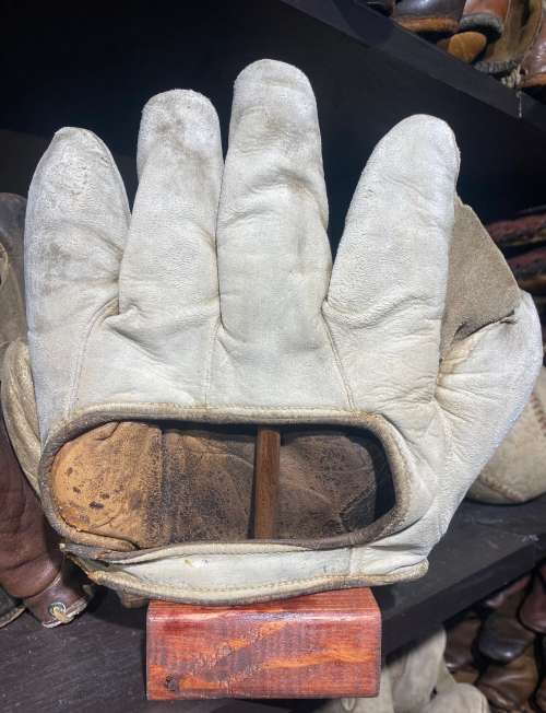 Victor Full Web White Back