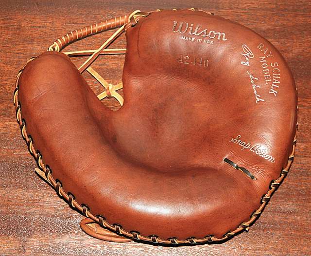 Ray Schalk Wilson A2440 Catchers Mitt Front