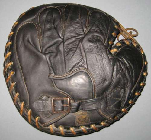 Victor, Wright & Ditson Catchers Mitt Black Back