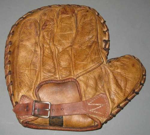 Victor, Wright & Ditson Basemitt Light Back