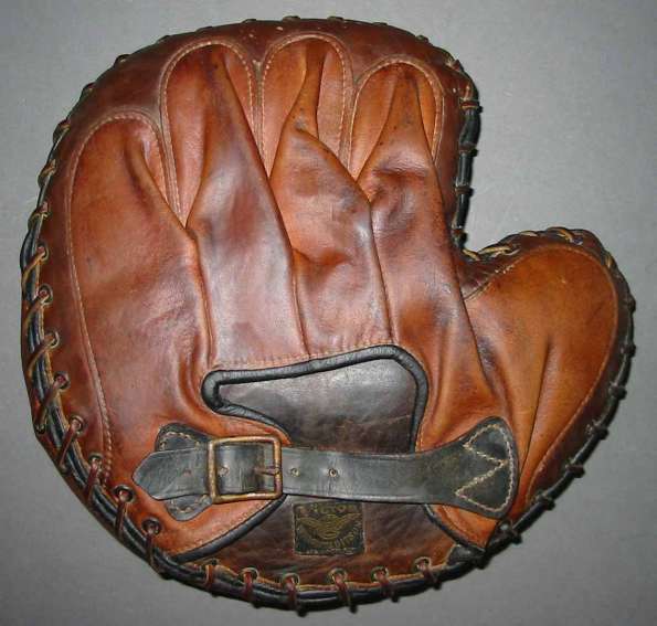 Victor, Wright & Ditson Catchers Mitt Brown Back