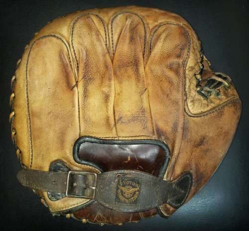 Victor, Wright & Ditson Catchers Mitt Back