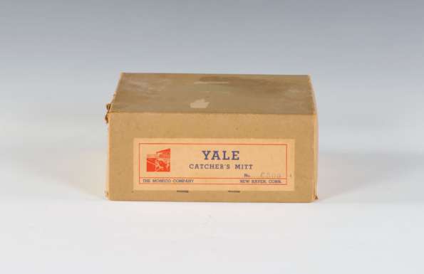 Yale C500 Catchers Mitt Box