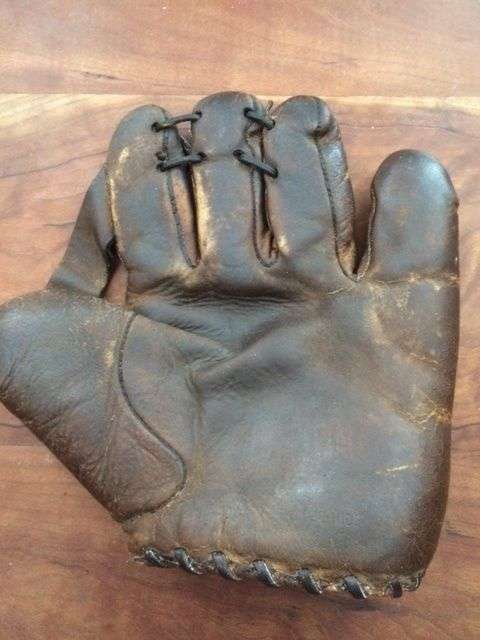 1 Inch Web Laced Fingers Front