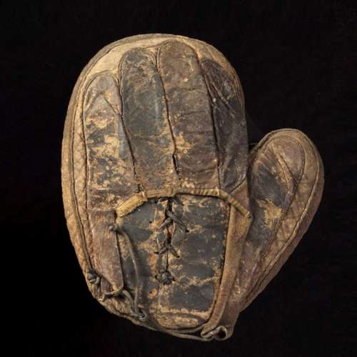 c. 1890's Spalding Catchers Mitten Back