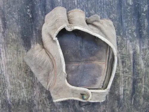 c. 1890's Fingerless Glove Back