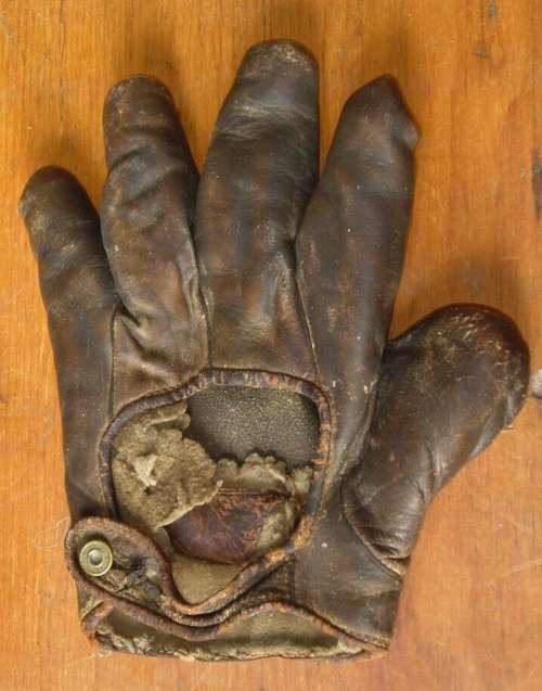 c. 1890's Webless Crescent Glove Back