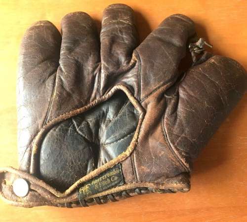 Abercrombie & Fitch Glove Back