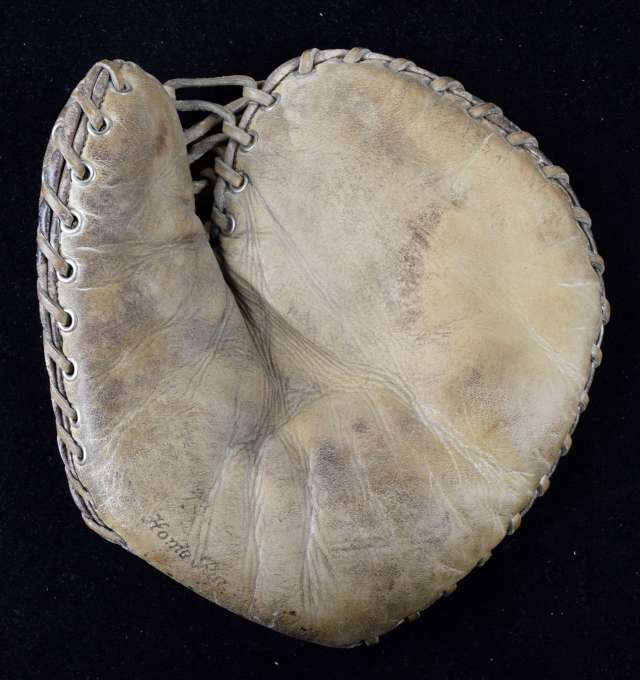 Babe Ruth Home Run Special Basemitt Front