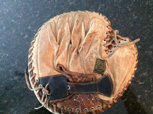 Babe Ruth Reach Home Run Special Catchers Mitt Back