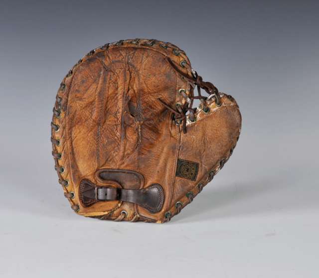 Babe Ruth Reach RB1 Home Run Special Basemitt Back