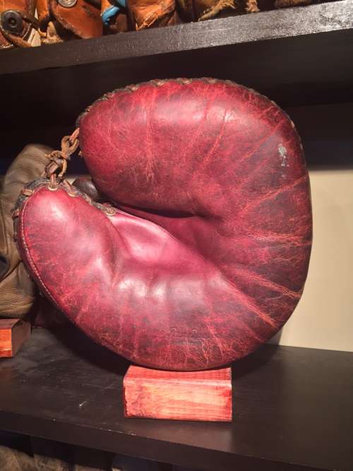 Babe Ruth Reach RC2 Home Run Special Catchers Mitt Front