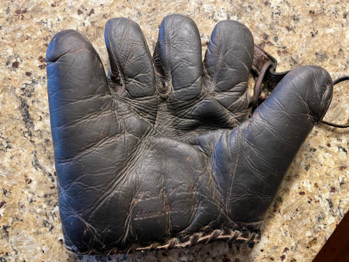 Babe Ruth Spalding Home Run Special Lefty Front