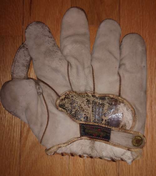 Babe Ruth Thomas E. Wilson 605 Lefty Back