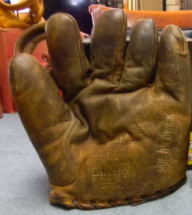 Joe Medwick Davega D73L Front