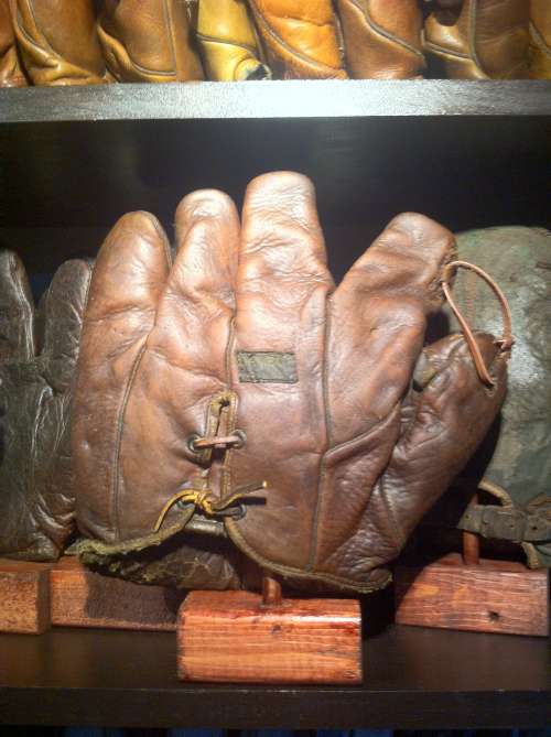 Lloyd Waner Davega D116 Back