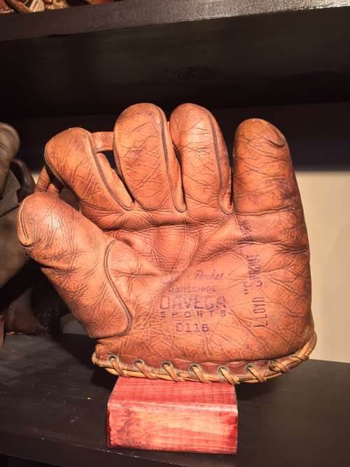 Lloyd Waner Davega D116 Front