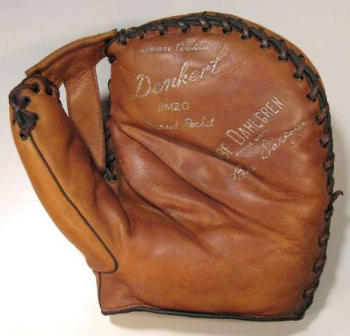 Babe Dahlgren Denkert BM20 Basemitt Front