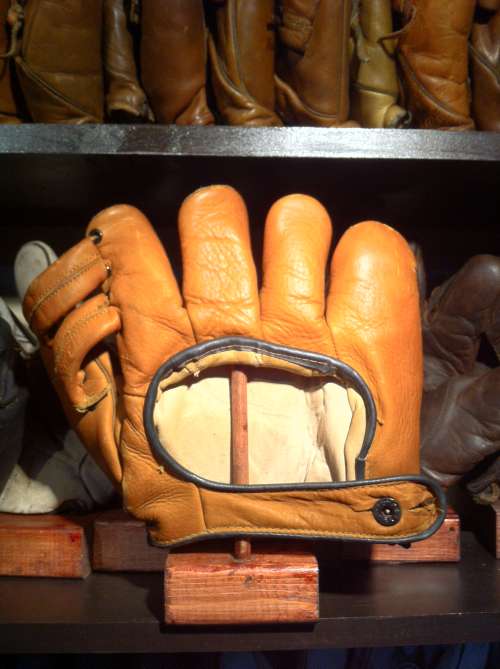 Pee Wee Reese Denkert PWR RH Lefty Back