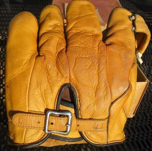 Roxie Lawson Denkert 5G Back