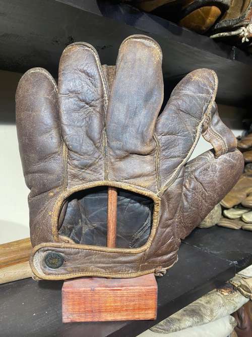 Des Moines 1 Inch Web With Finger Webs Back