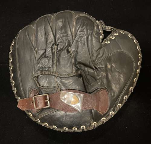 Des Moines 57B Catchers Mitt Back