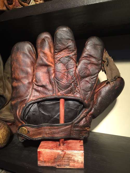 Des Moines Grommet Web Back