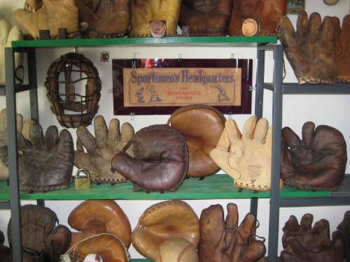 Carmi Brandis Display