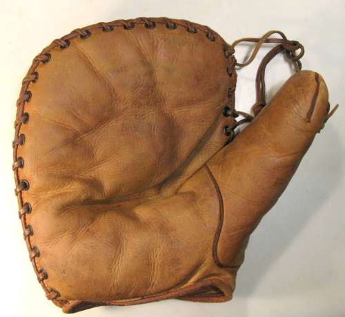 Babe Dahlgren D&M 651 Basemitt Front