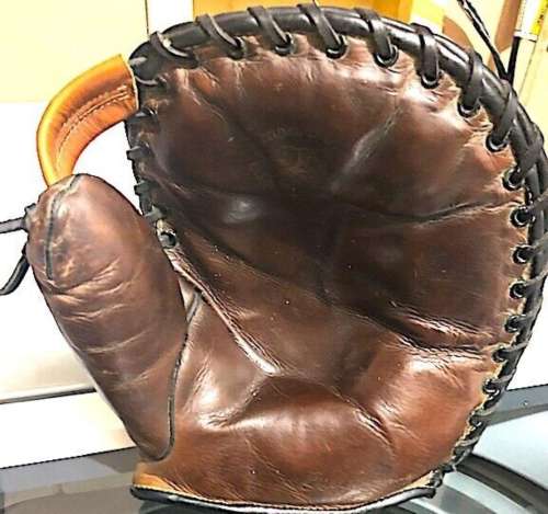 Bill Sweeny D&M Basemitt Front
