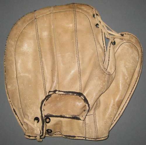 D&M 138 Softball Mitt Back
