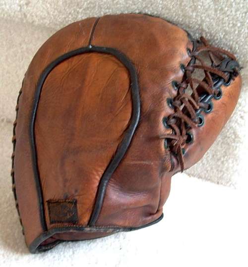 D&M Basemitt With No Wrist Opening Back