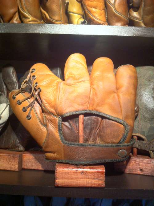 Bobby Doerr D&M DG18 Lefty Back