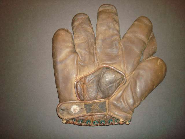 Casey Stengel D&M JG32 Back