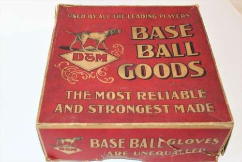 D&M 106 Catchers Mitt Box