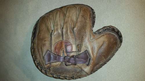D&M 703 Catchers Mitt Back