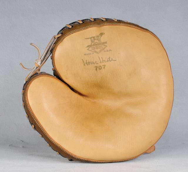 D&M 707 Catchers Mitt Front