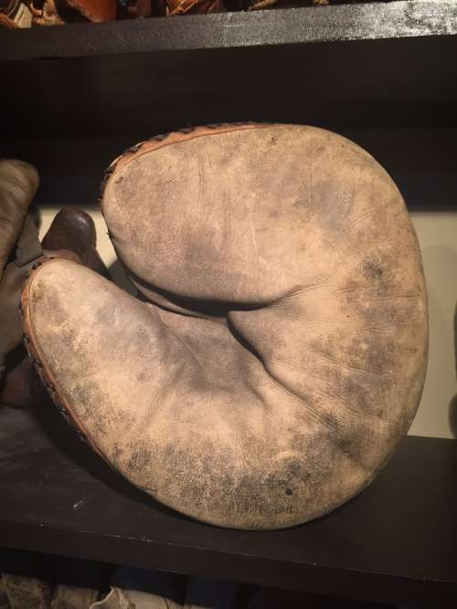 D&M Catchers Mitt Front