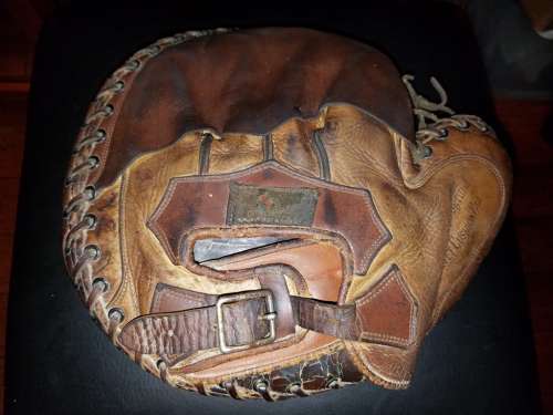 D&M Decker Patent Catchers Mitt Back
