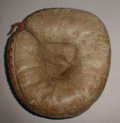 D&M White Catchers Mitt Front