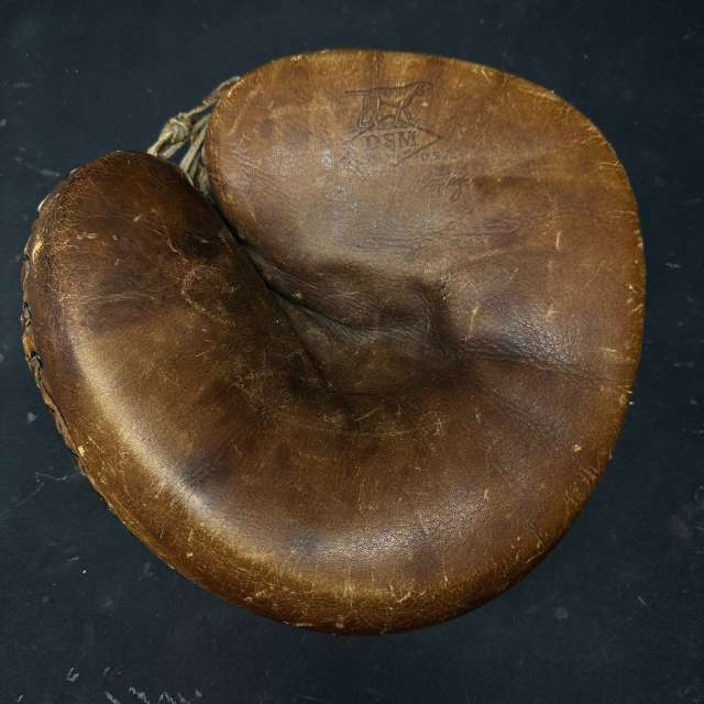 Oscar Stanage D&M Catchers Mitt Front